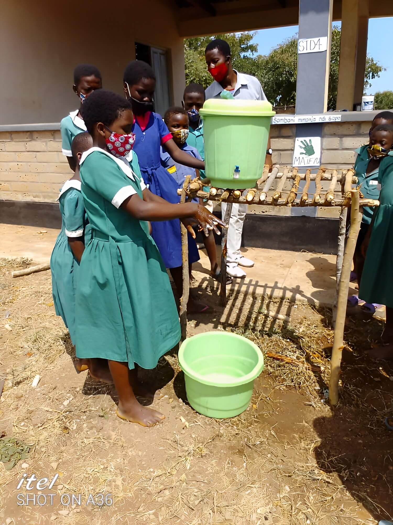 Group handwashing facility