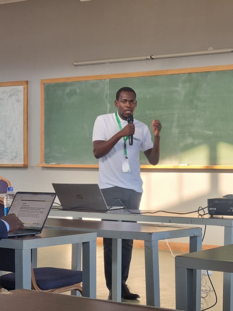Blessings White presenting at the Mzuzu University 3rd National Research Dissemination Conference